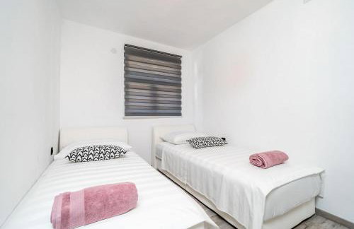 Luxury Villa Emma with Private Pool - Foto 49