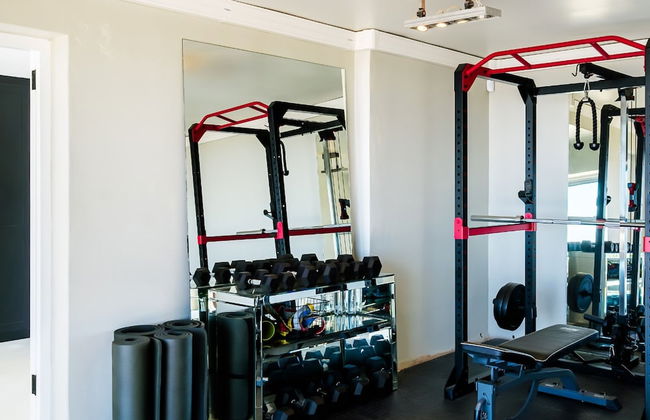 Exceptionally Unique Magnum Villa w Sea Views - Photo 25