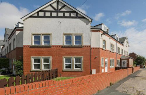 Spacious Luxurious Serviced Accommodation 6 - Photo 67