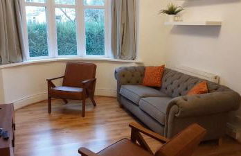 Spacious 3 bed House, Wolverhampton - Photo 2