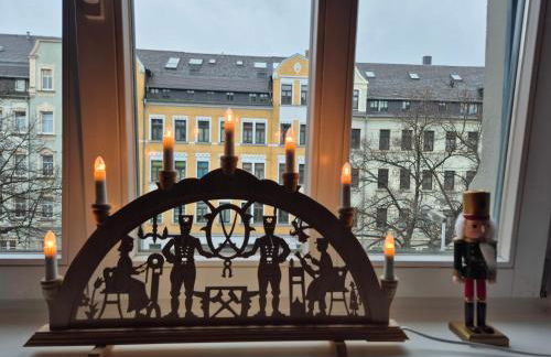 Chemnitz Saxonia HomeDeLuxe Hochwertige 50qm 2-Zimmer-Ferienwohnung mit privaten Kfz Parkplatz Stellplatz mit MWSt-Rechnung mit XXL Hülsta Bett & Etagenbett mit InternetFlatrate - Ideal für Familien, Paare, Kulturinteressierte & Geschäftsreisende! - Foto 45