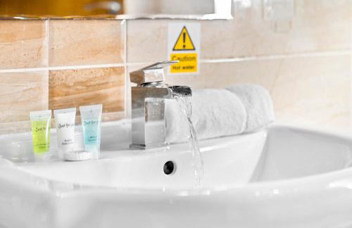 Modern 6-Bedroom Home - Sleeps 12 - Parking - Garden 568P - Foto 56