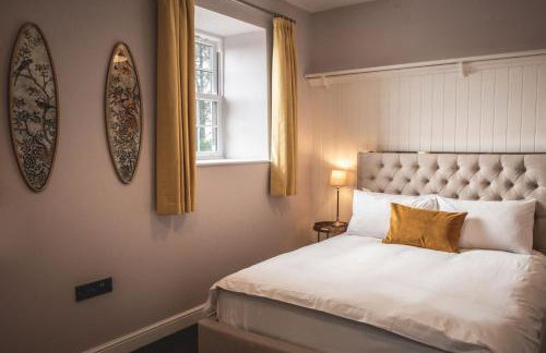 The Saddle Room - Photo 53