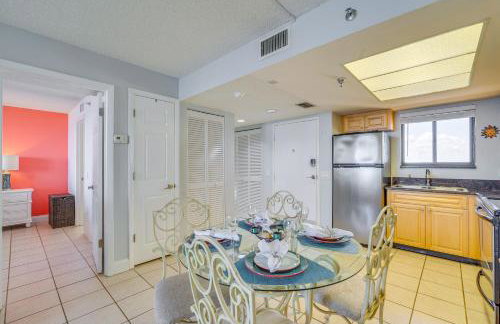 Pool and Beach Access Waterfront Hudson Condo! - Foto 12