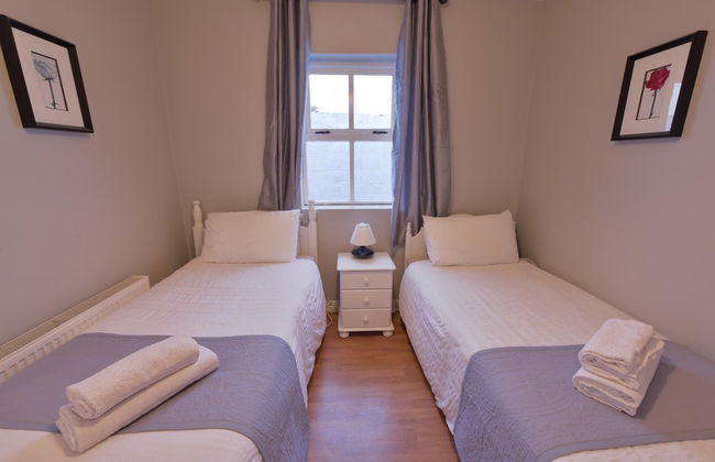 10mindrivecliffsofmoher-cozy2br-parking-wifi - Photo 4