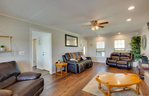 Game Room and Dock Waterfront Granbury Lake Retreat - Foto 6