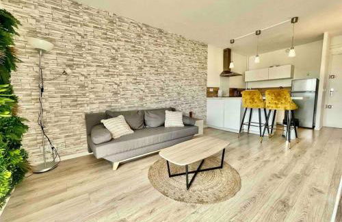 Jolie T2 40m2 hôpitaux avec terrasse et parking - Foto 3