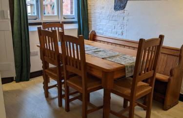 Characterful 2 bed cottage, quiet village setting - Photo 18