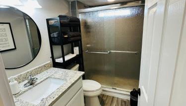 Golden Hour Getaway - Photo 2