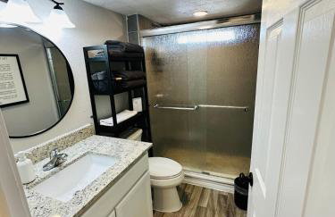 Golden Hour Getaway - Photo 2