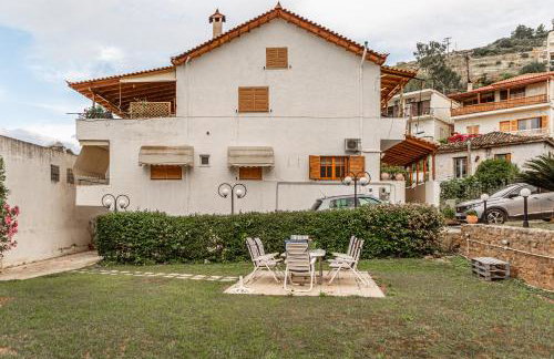 Aroma Accommodations - Photo 1