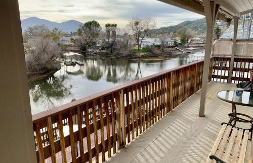 Stunning 3,400 sq ft Lake House w Boat Dock, Sauna, Steam Shower, and More - Foto 53