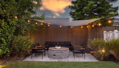 Luxe Backyard Oasis w/ Hot Tub Chic Design South Park Sanctuary - Foto 4, Other