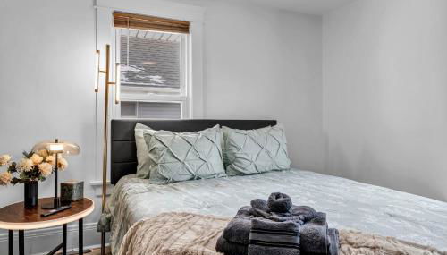 Modern Stylish Urban Haven 4 Bedroom 2 Bath - Dog Friendly - Foto 3