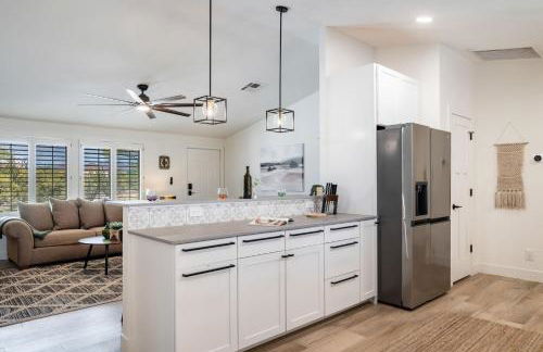 Bus Stop Saloon - Cave Creek with Spa - Photo 69