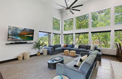 LUX Treehouse on Private Lake next to Lake Conroe with Game room, Paddleboards, Lake Views, and more! - Foto 47