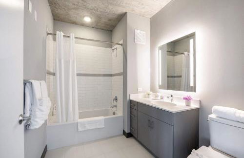 Sophisticated 3BR Suite - New Modern and Luxurious - Photo 38