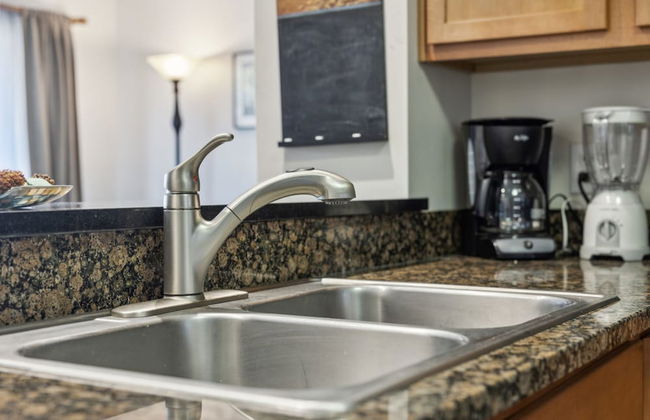 Shore to Please Condo With Pool Views of Beach - Foto 73