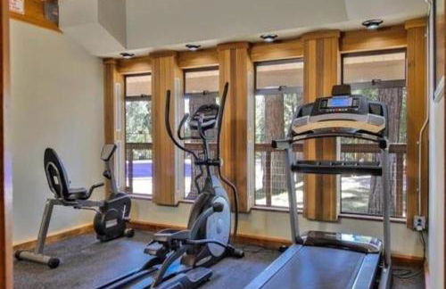 Lake Tahoe Adventure Base! Townhome with Pool Access - Photo 17