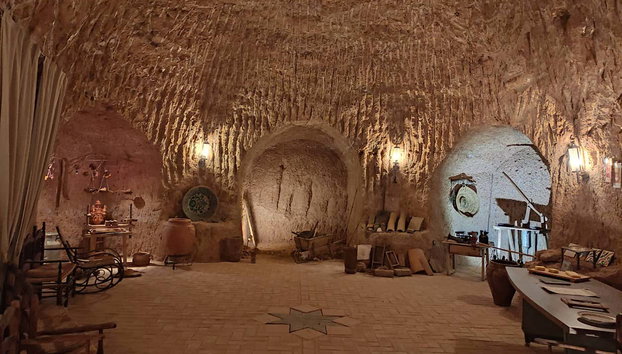 Visita guiada por las cuevas de Almagruz - Foto 4, Disfrutando de la visita guiada