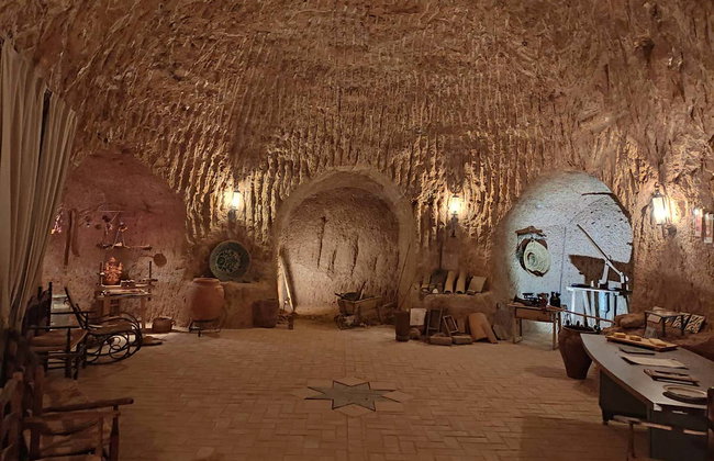 Visita guiada por las cuevas de Almagruz - Foto 4