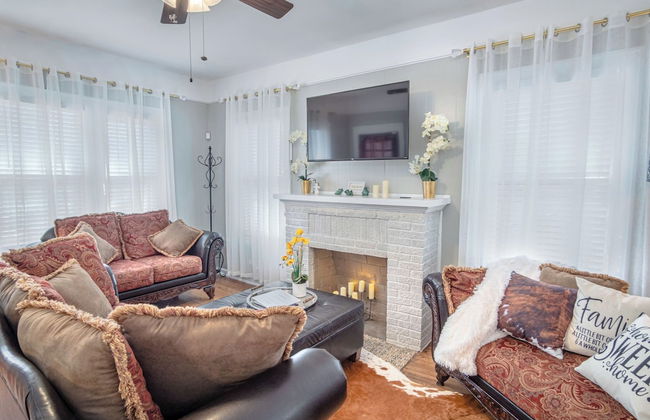 Stunning 3 BR Home Near DT Alamodome - Riverwalk - Photo 13