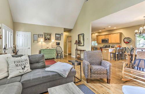 Pet-Friendly Grand Pine Bush Retreat on 2 Acres! - Foto 6