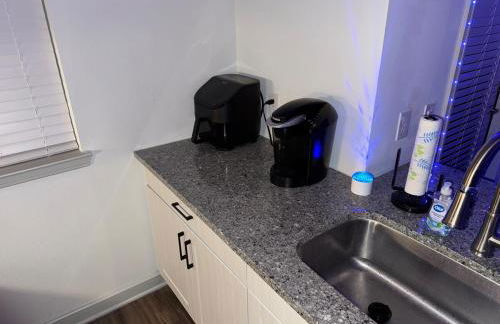 Luxurious 1B1B! Airport & Downtown! Free Parking - Foto 14