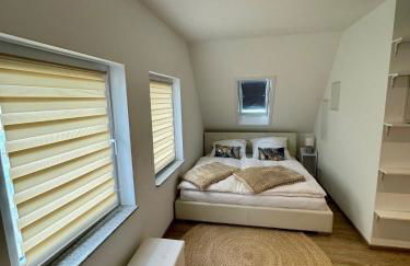 Dachgeschosswohnung Benther Berg, Contactless Check-in, free parking, Vollsaniert und Renoviert 2025 - Foto 9