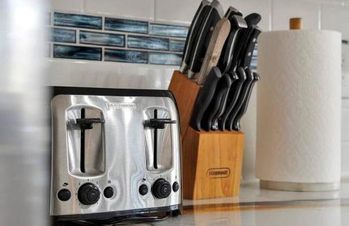 Salty Heated Pool Escape - Nearby Beach - Photo 16