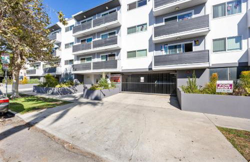 Blueground Melrose pool nr Griffith Park LAX-1399 - Foto 28