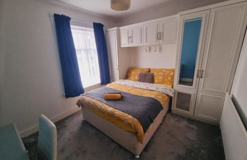 Spacious 4-Bedroom Home - Foto 8