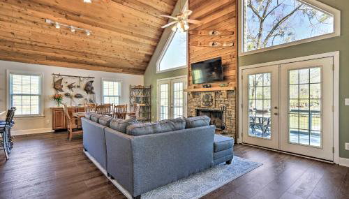 Lakefront Eatonton Home Boat Dock and Fire Pit - Foto 3