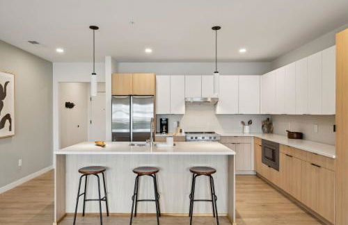 Skyline Nights in Downtown Nashville Walk to Broadway with Pool and Gym - Foto 22