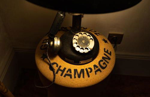 CHAMPAGNE HOUSE- Oasis de luxe & de charme - coeur de ville - 10-12 pers - piscine, cuisine d'été, patio, bar & piano - Photo 37