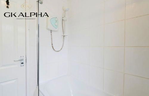 LONG STAY DEALS - 3 Bedroom Home Peterborough With Free Parking and Ultra Fast Wi-Fi Perfect for Work Stays and Vacations - Foto 11