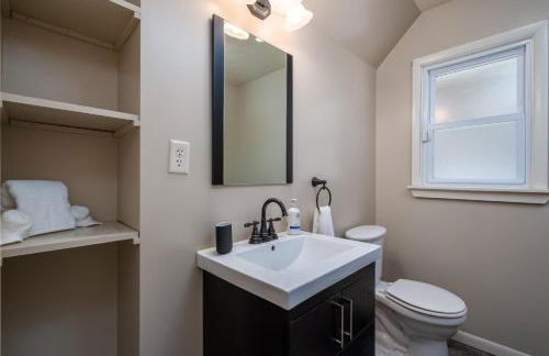 All Decked Out - Secluded getaway near beach access - Foto 37