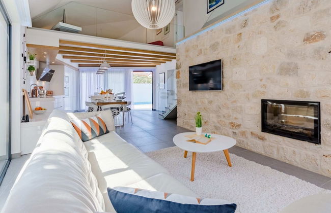 Villa Stone Pearl - Two Bedroom Holiday House With Pool - Foto 50