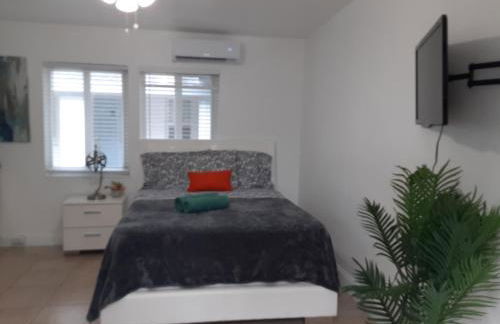 Singer Island Inn Studio/ Walk to the Beach - Foto 12