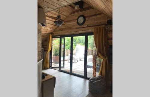 The Shed . A cosy, peaceful, 96% recycled, chalet. - Foto 18