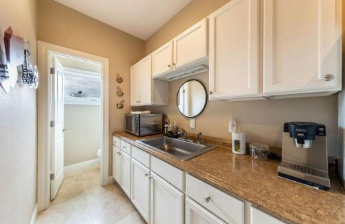 5BR 3BA Spicewood Prime Waterfront w Dock, Theater and Game Room by Austin Vacay - Foto 29