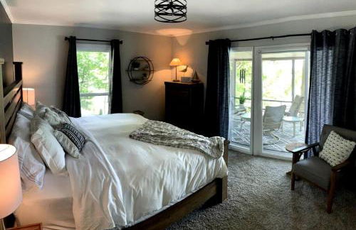 Inmerse in the Serenity of this Lakefront Cottage in Cadiz, Kentucky - Foto 5