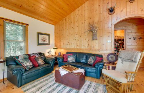 Waterfront Mercer Cabin with Wraparound Porch! - Foto 4