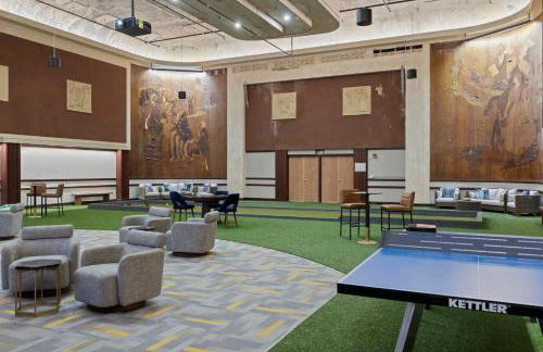 New Downtown Indy 3BR Retreat Sleeps 10 - Arcade - Foto 25