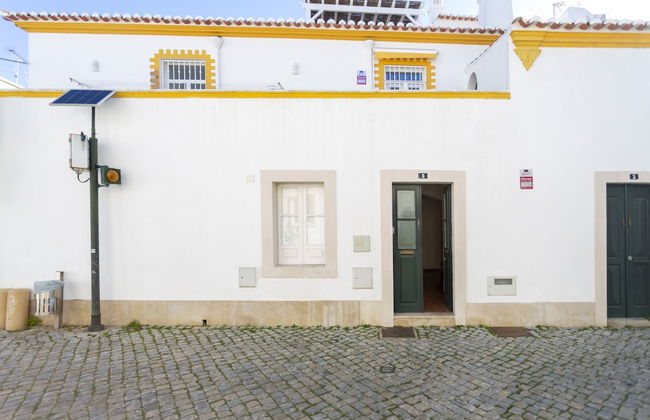 Yellow Stripe in Tavira - Foto 1