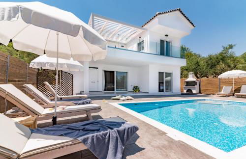 Maridenia Villa - Family Escape with Private Pool, by ZanteWize - Foto 35