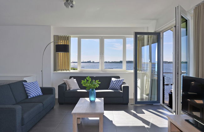 Waterfront Penthouse With Roof Terrace and Private Jetty - Foto 38