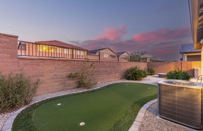 Charming Home in the Desert - Photo 33