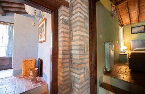 PODERE TORRICELLE 69B Pancole Gr, seaview infinity pool, jacuzzi, sauna, exclusive villa with 2 bedrooms for 4 - If you total 5 or 6 people there is an independent suite in main villa with private ensuite bathroom, kitchenette and garden dining area - Foto 50