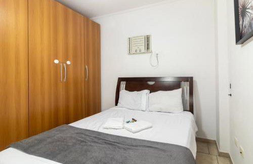 Comfortable Gonzaga Apartament - Em 1 minuto a pé tá na PRAIA Gonzaga em Santos e no Shopping Balneário, 2 ar-condicionados, portaria 24 horas, elevador, 1 vaga carro Gratís, wi-fi Grátis, enxoval Gratuito, PRAIA Santos Gonzaga, Bicicleta disponí - Foto 15